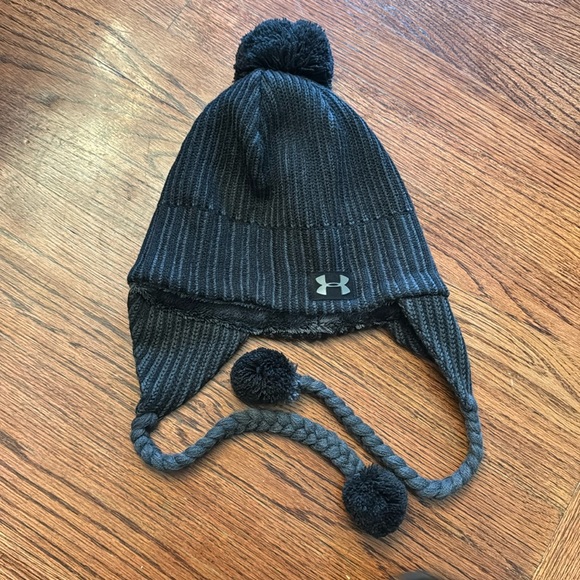 Women’s Black Winter Hat- Under Armour- Never Worn - Picture 1 of 2
